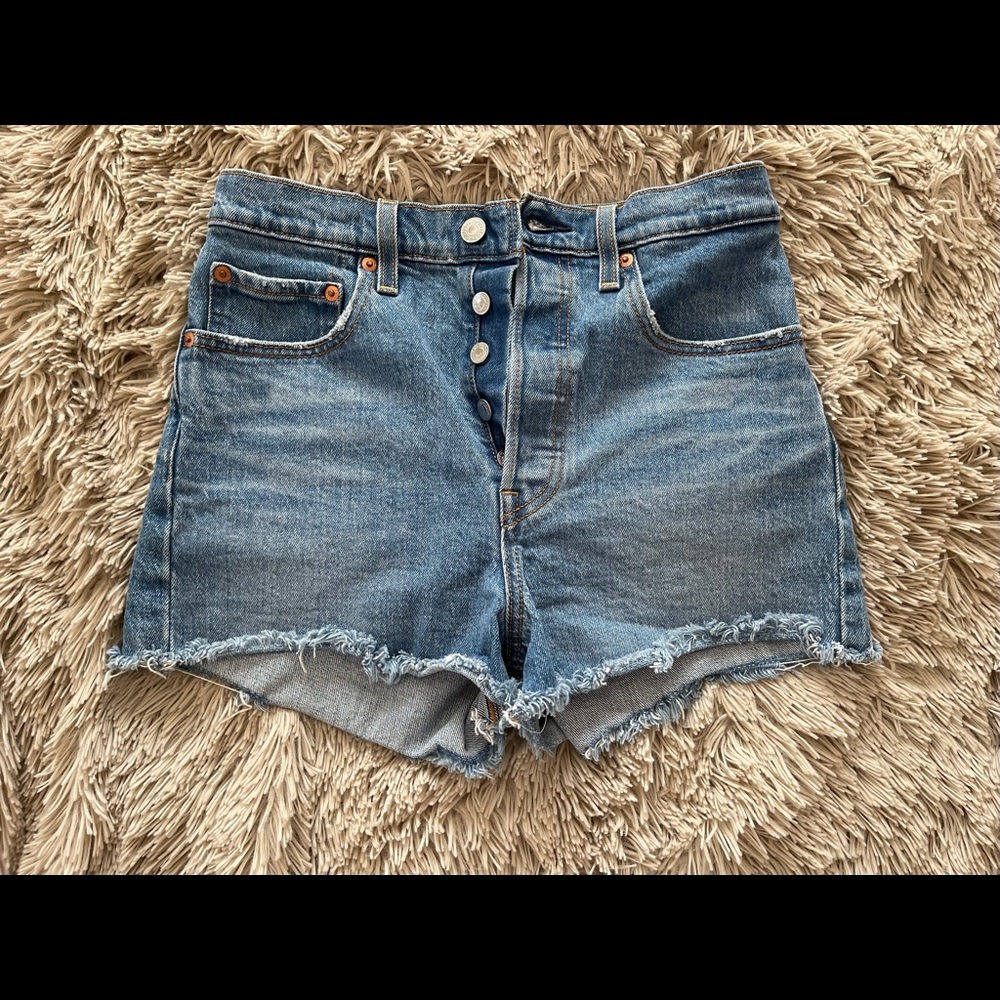 Levi’s rib cage 501 shorts